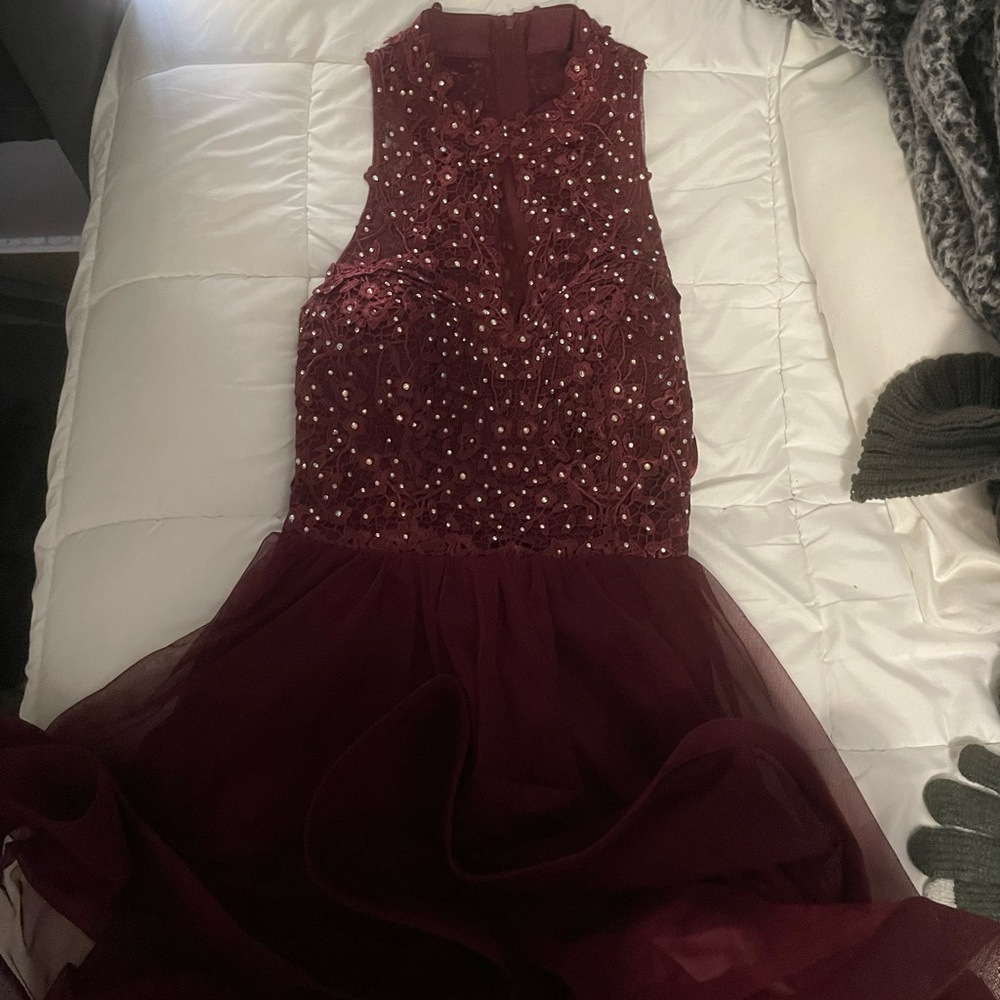 Elegant Burgundy Sleeveless Dress